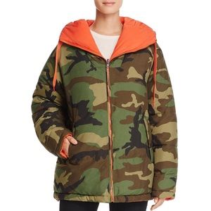 Kendall + Kylie Reversible Down Coat Camo/Orange